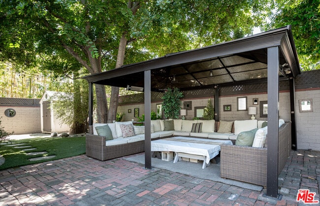 Building Photo - 4537 Agnes Ave