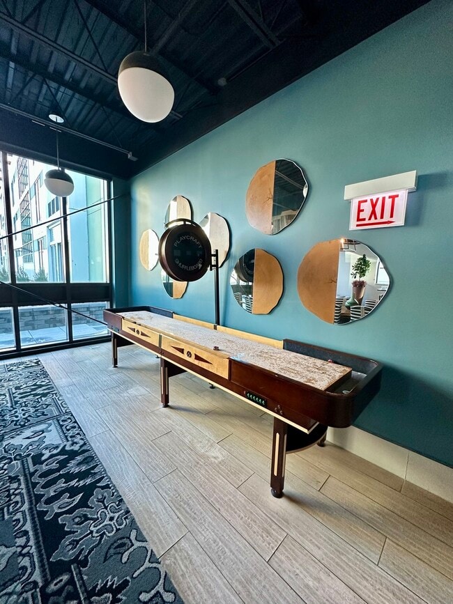 Building Photo - 660 W Wayman St