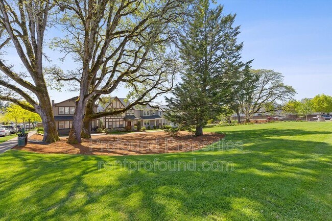 Building Photo - 13086 SW Aubergine Ter