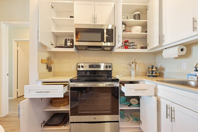 Building Photo - 4325 Ohio St