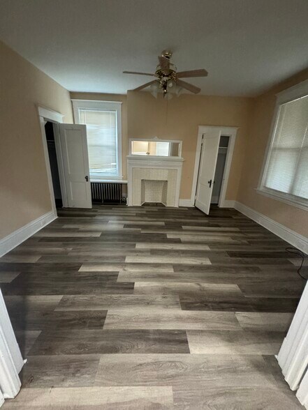 Building Photo - 1415 Dormont Ave