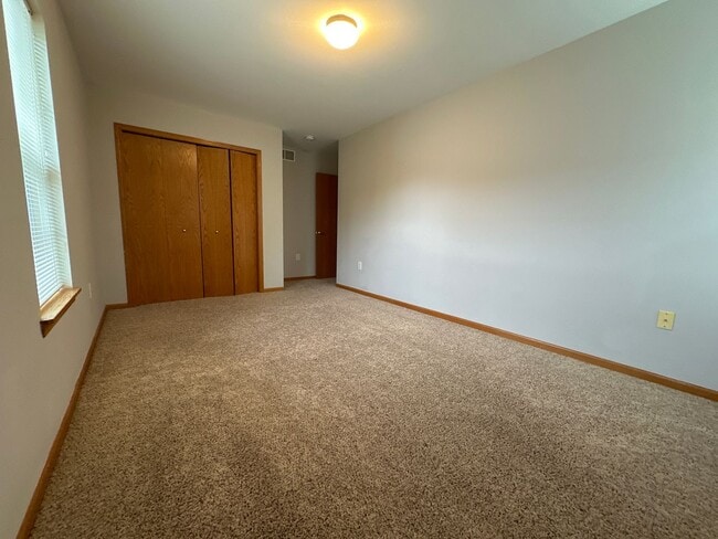 Building Photo - 4221 Owl Creek Dr