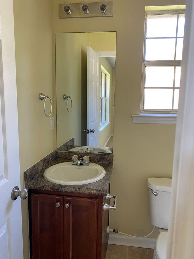 Building Photo - $500.O0 OFF MOVE IN SPECIAL!!