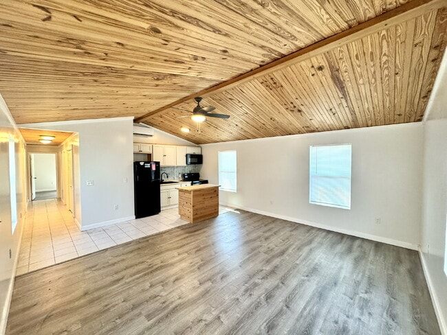 Building Photo - Cute newer home with large fenced yard!