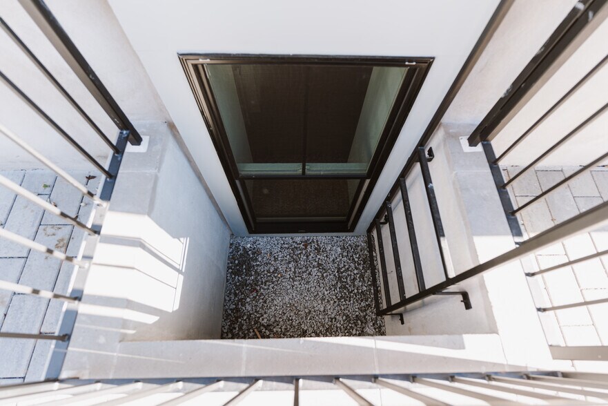 Building Photo - 5 Thurston St