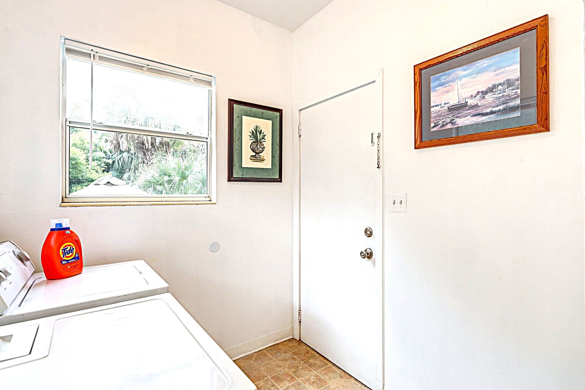 Laundry Room NE View - 2604 Post St