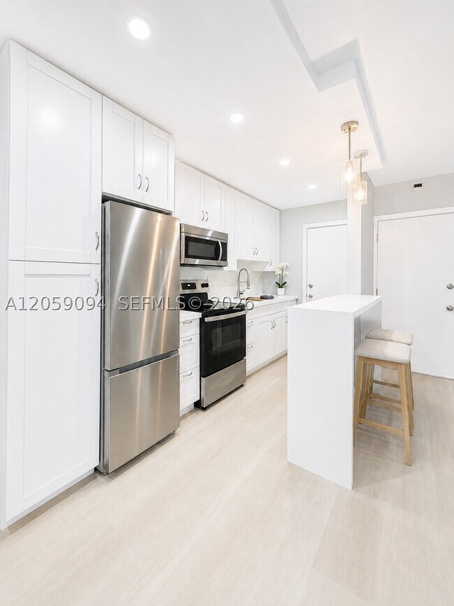 Building Photo - 6330 SW 79th St