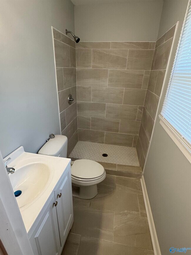 Building Photo - 3610 Williamsburg Dr NW