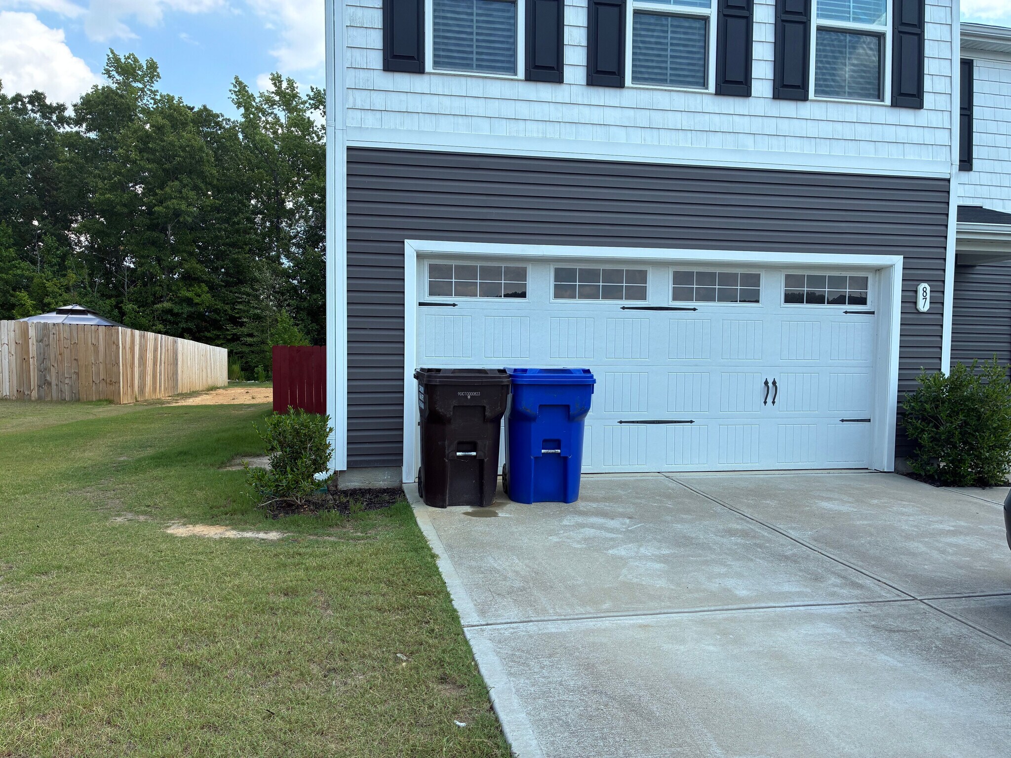 Building Photo - Room in Single Family Home on Bark Way