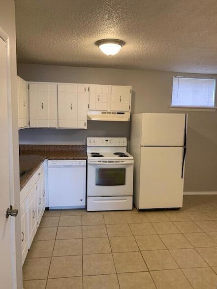 Building Photo - 210 Hendricks Blvd