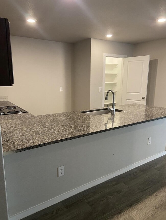 Building Photo - 2416 144th St