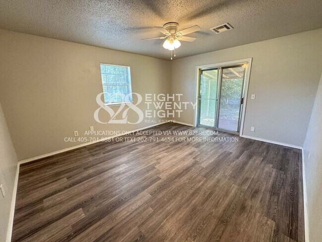 Building Photo - NICE 3 BED/1.5 BATH ON QUIET CUL-DE-SAC IN...