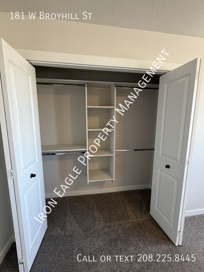 Building Photo - 181 W Broyhill St