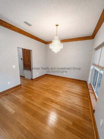 Building Photo - 612 Lombard Cir