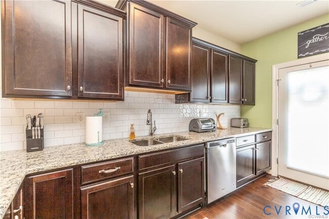 Building Photo - 7358 Pebble Lake Dr