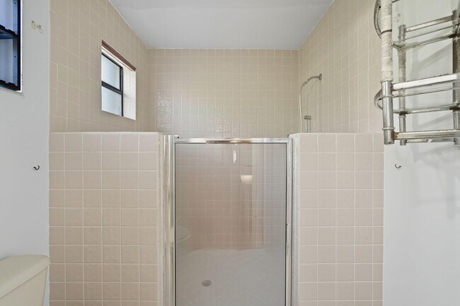 Building Photo - 13526 Fountain View Blvd