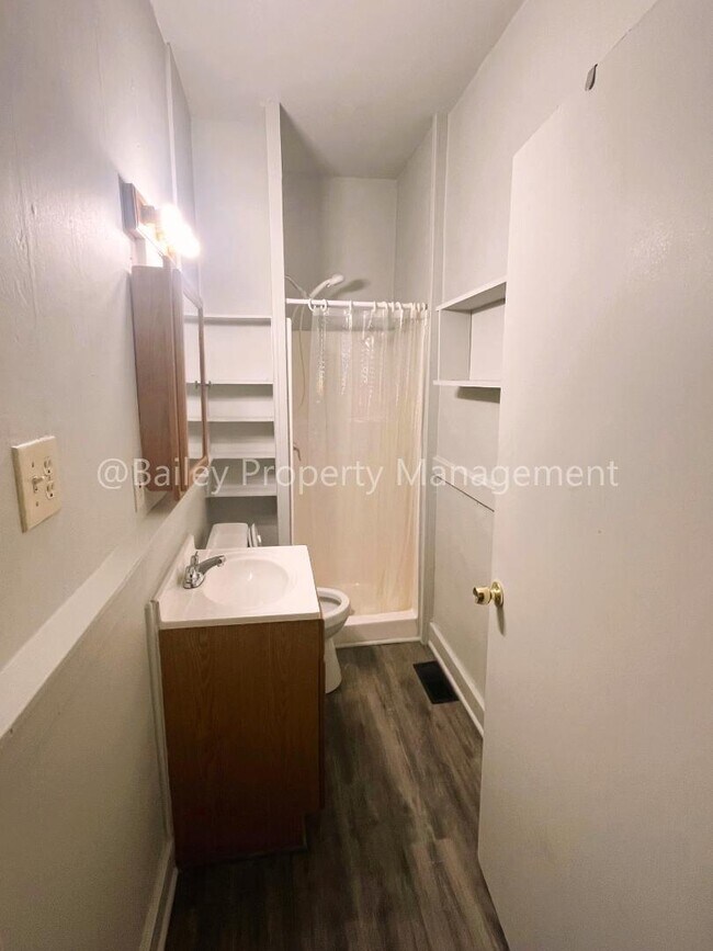 Building Photo - 1634 S Preston St