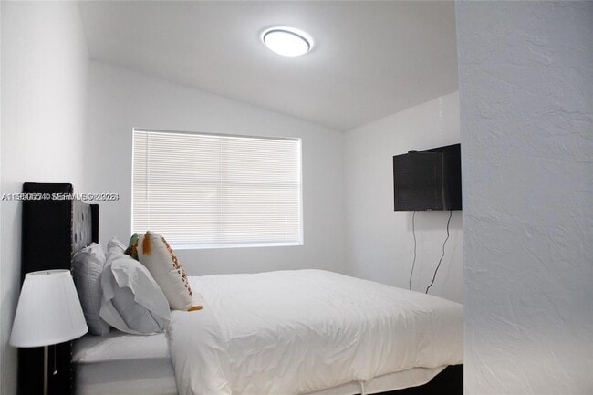 Building Photo - 1821 Harding St