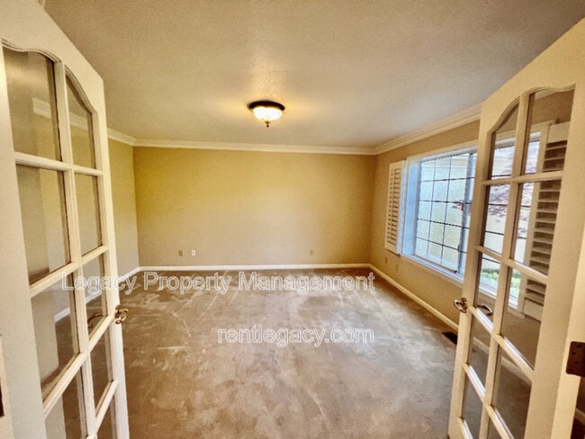 Building Photo - 2552 Cotswold Hill Dr