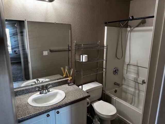 Building Photo - 3550 Lebon Dr