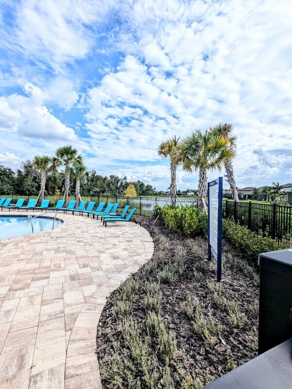 Building Photo - 13089 Oak Hill Way