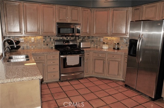 Building Photo - 24 Vía Helena