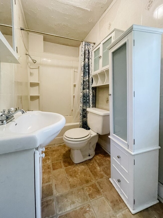 Building Photo - Beautiful Home in Richmond!