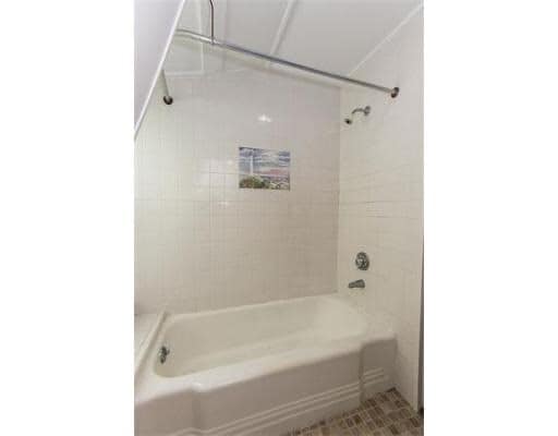 Building Photo - 31 Eastburn St