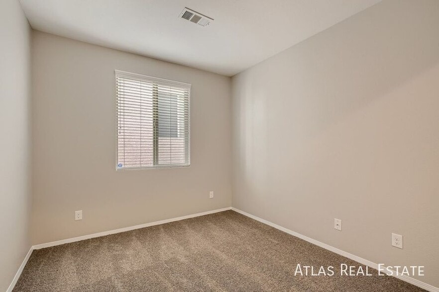 Building Photo - 10646 Mt Blackburn Ave