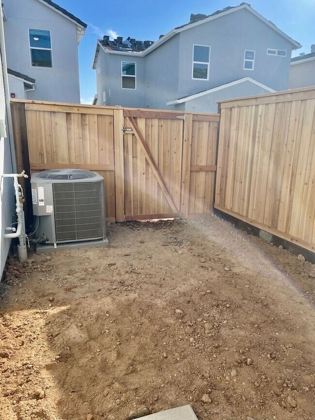 Building Photo - 2616 Celestial Ln