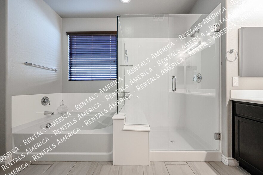 Building Photo - 8544 W Midway Ave