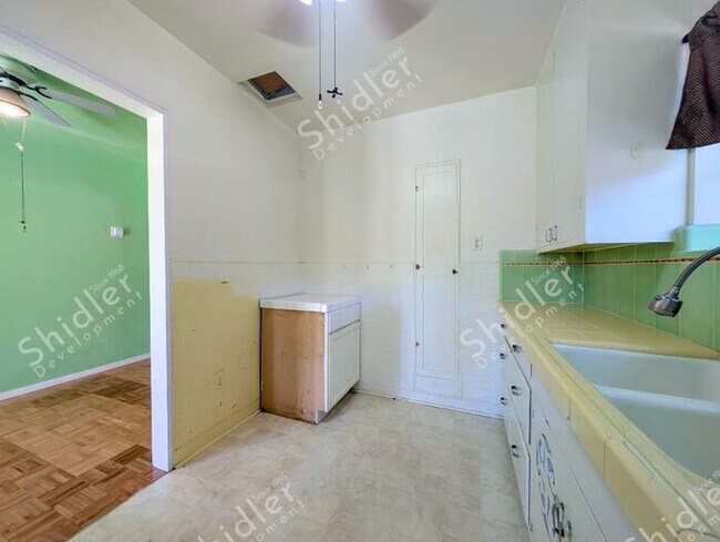 Building Photo - 2 Bedroom 1 Bath and 2 Massive Yard in North San Bernardino