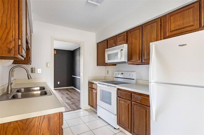 Building Photo - 8302 Nairn St