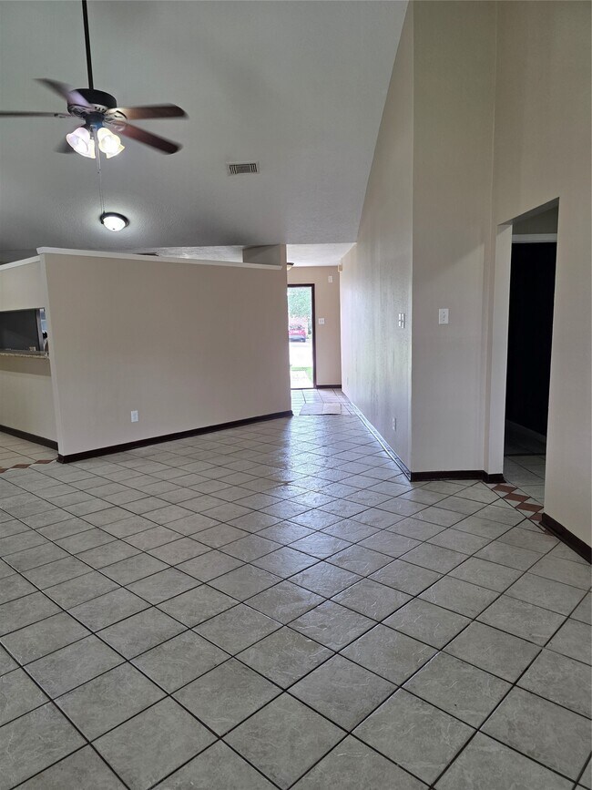 Building Photo - 19410 Westhaven Dr