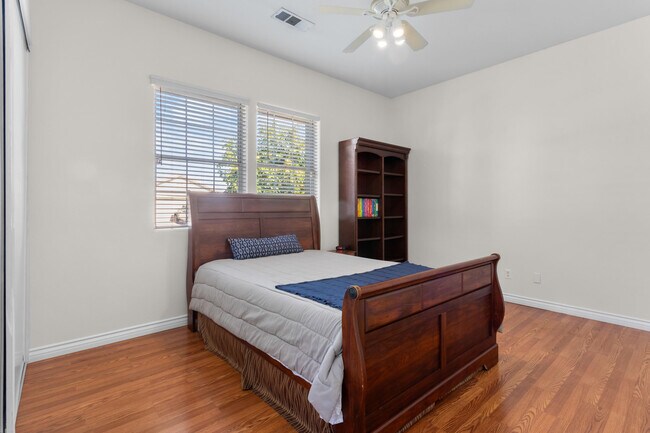 Building Photo - 74629 Lavender Way