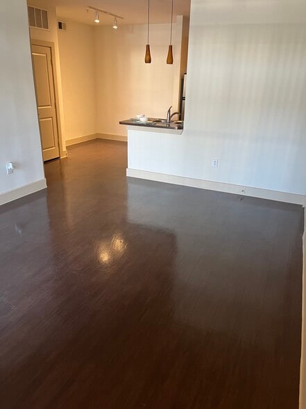 Interior Photo - MAA Westover Hills