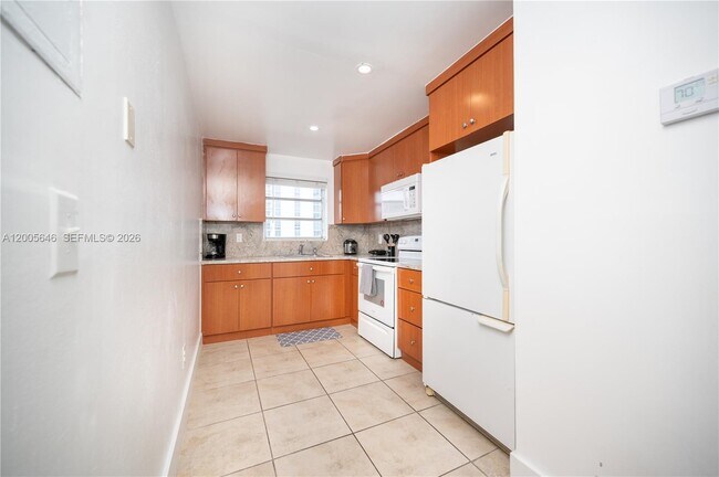 Building Photo - 500 NE 26th St