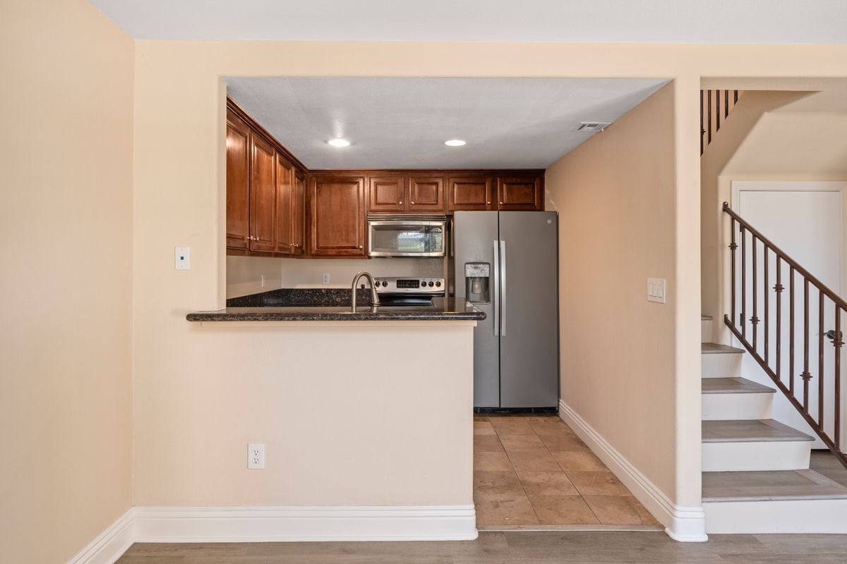 Building Photo - 3965 Nobel Dr