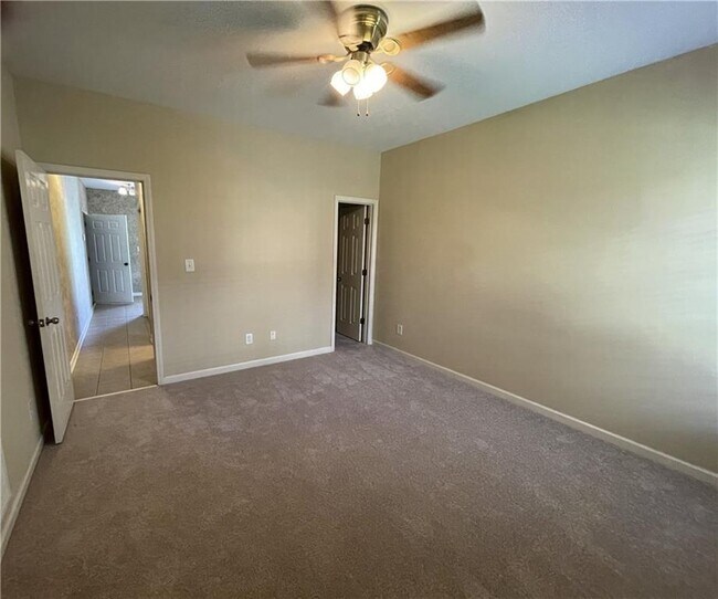 Building Photo - 2207 Pebble Beach Dr