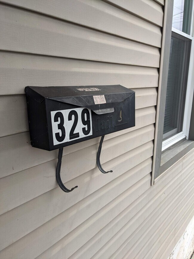 Building Photo - 329 N 2nd St