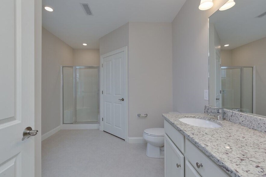 Building Photo - 70 Fordway Ext