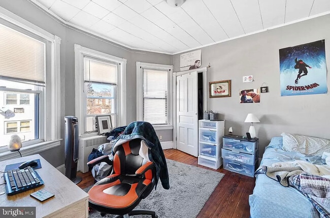 Building Photo - 1715 Providence Ave