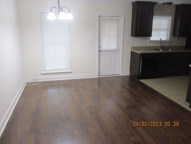 Building Photo - 219 Robertson Dr