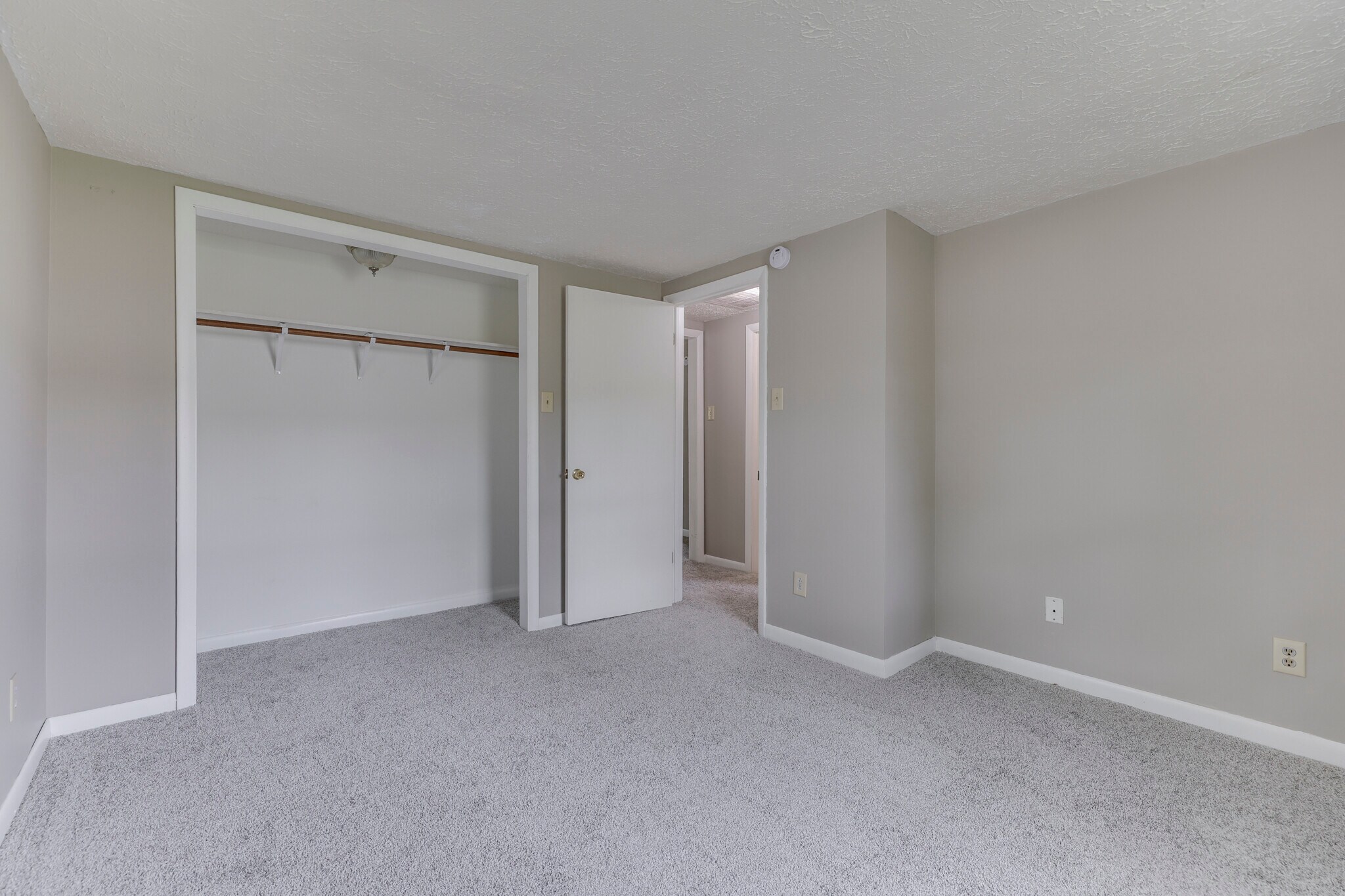 Building Photo - 398 2nd St