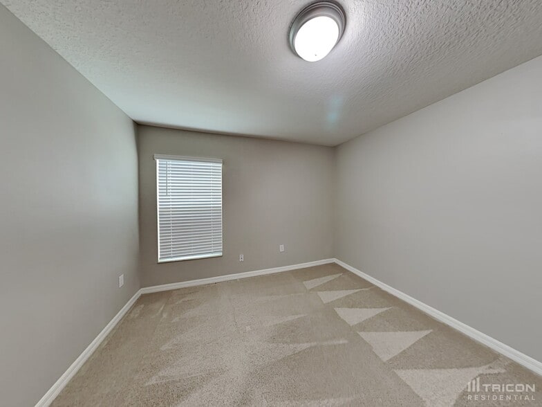 Building Photo - 9701 Sage Creek Dr