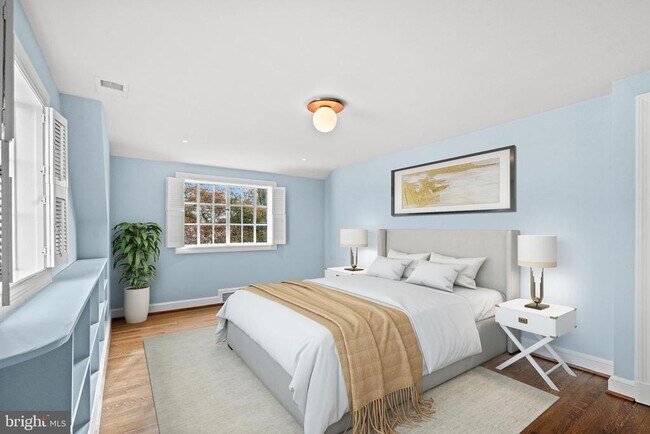 Building Photo - 6045 Edgewood Terrace