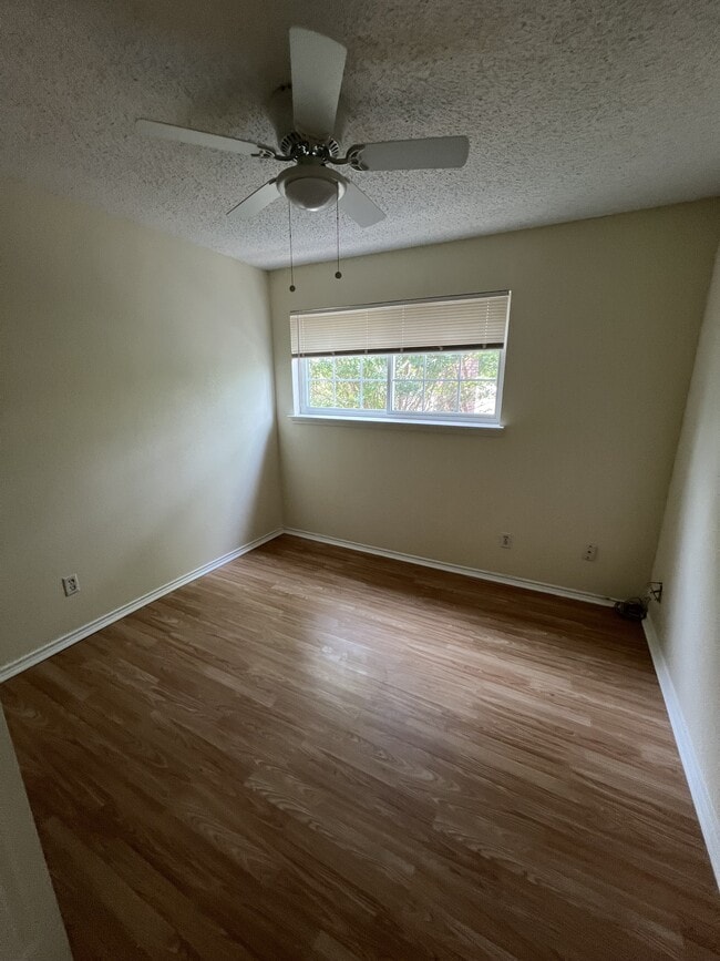 Building Photo - 2714 Shady Grove Dr