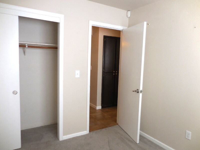 Building Photo - 368 Quail Dr