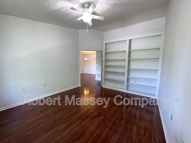 Building Photo - 5301 Pacer Ln
