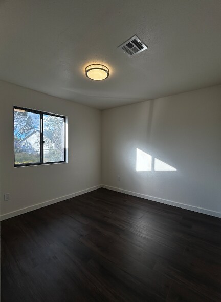 Building Photo - 3184 N Corrine Dr